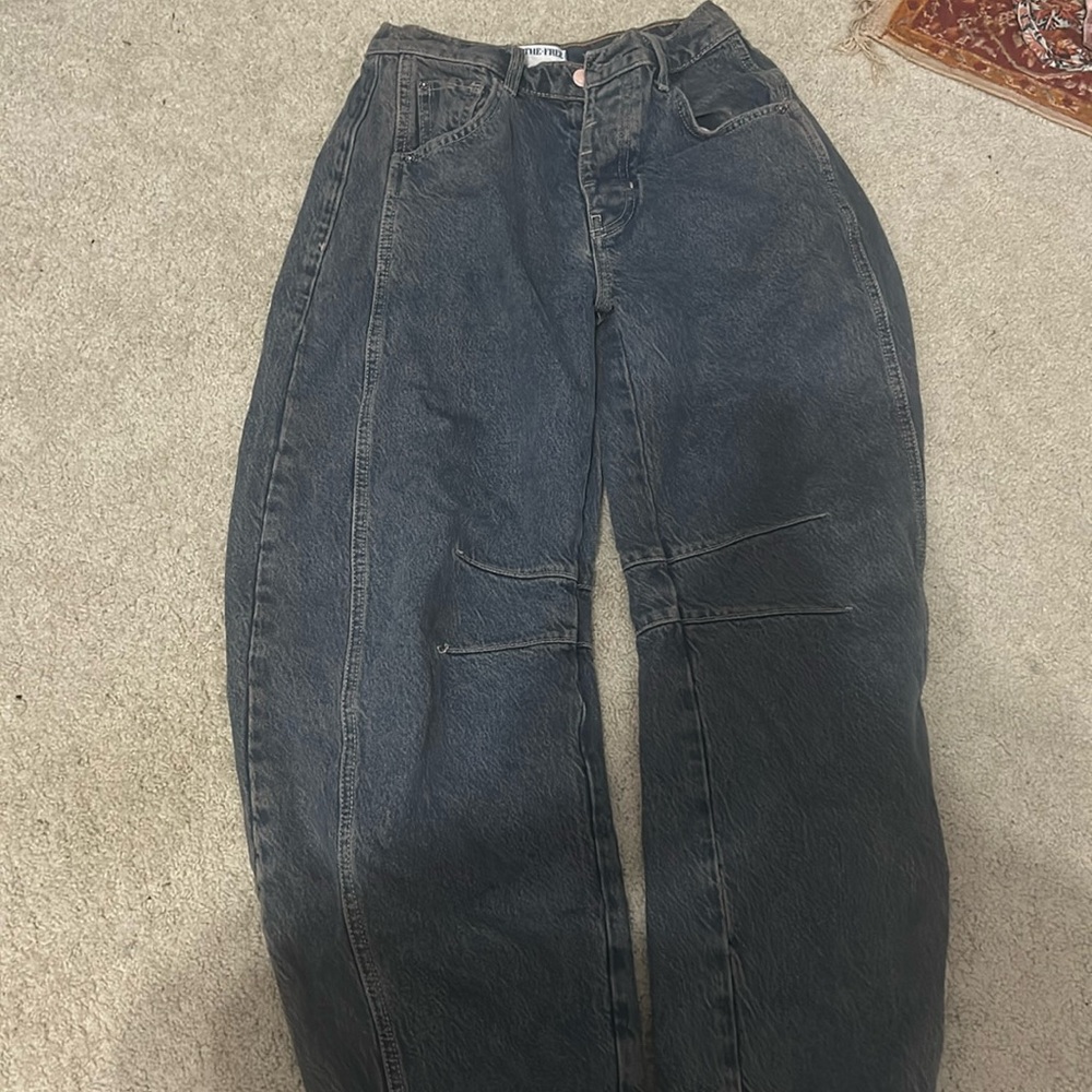 We The Free Good Luck Mid-Rise
Barrel Jeans Ian Indigo size 24